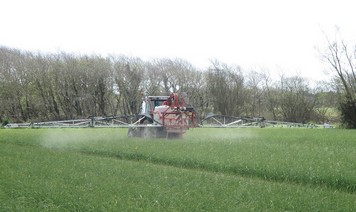 Pesticides : concertation ou pas, les chartes seront bidons